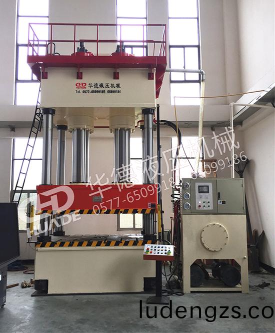 HDY32係(xi)列(lie)四(si)柱(zhu)液壓(ya)機